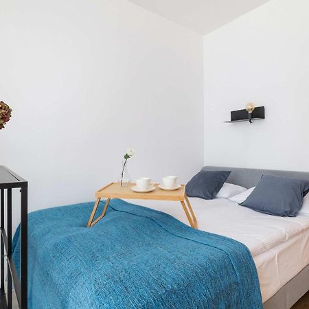 Colorful Studio Near The Spodek Arena In Katowice By Noclegi Renters Exterior photo